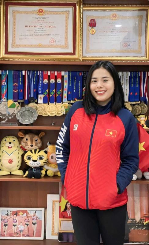 Sự nghiệp lộng lẫy của Nguyễn Thị Huyền- Ảnh 4. Sự nghiệp lộng lẫy của Nguyễn Thị Huyền- Ảnh 4.