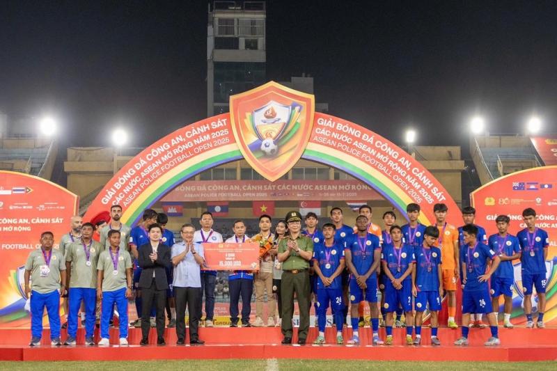 Đội CAND Việt Nam II vô địch giải bóng đá Công an-Cảnh sát ASEAN mở rộng 2025- Ảnh 3. Đội CAND Việt Nam II vô địch giải bóng đá Công an-Cảnh sát ASEAN mở rộng 2025- Ảnh 3.