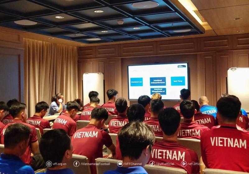 AFF nghiêm cấm U.23 Việt Nam dàn xếp tỷ số, móc ngoặc: Không để bị cám dỗ, mua chuộc- Ảnh 3. AFF nghiêm cấm U.23 Việt Nam dàn xếp tỷ số, móc ngoặc: Không để bị cám dỗ, mua chuộc- Ảnh 3.