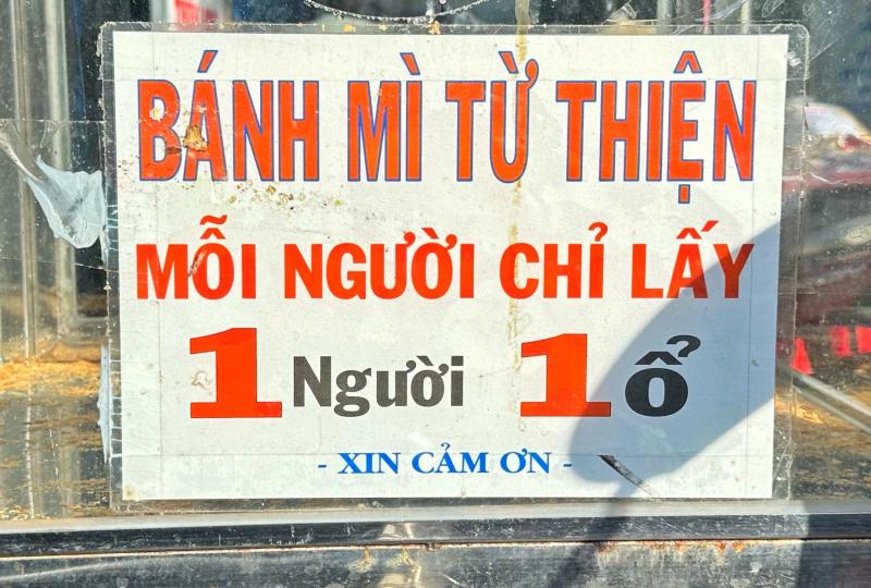 Phường mới ở TP.HCM: 'Thấy là thương' những bảng thông báo miễn phí, nghĩa tình, hào sảng - Ảnh 3.