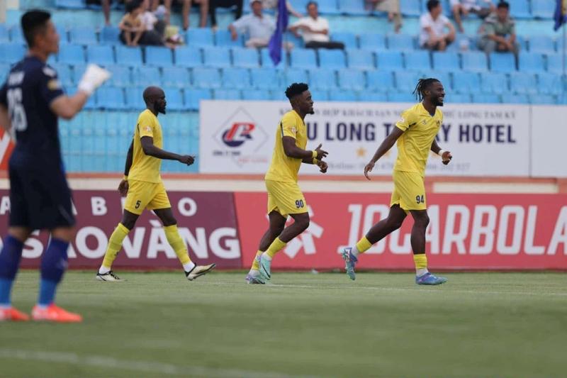 CLB Quảng Nam không bị giải thể, V-League thở phào: Cuộc ‘giải cứu’ nghẹt thở trị giá hơn 100 tỉ đồng- Ảnh 1.