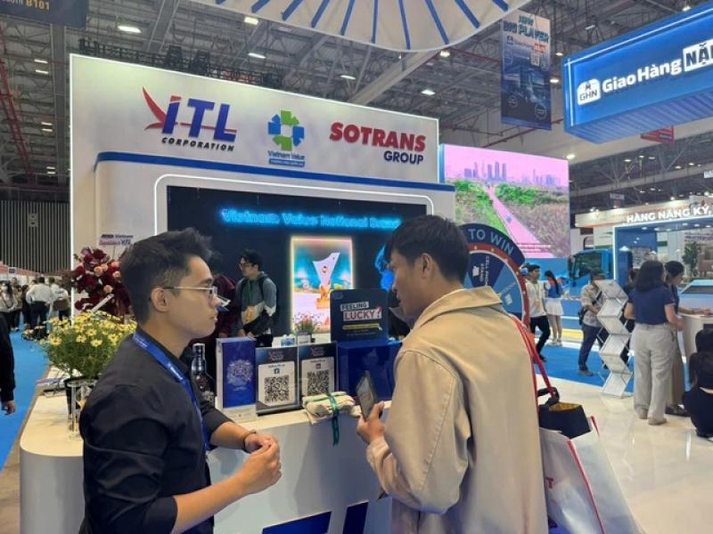 Đông nghẹt người dự triển lãm về logistics ở TP.HCM - Ảnh 2. Đông nghẹt người dự triển lãm về logistics ở TP.HCM - Ảnh 2.