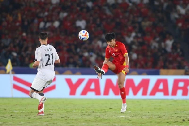 Báo chí Indonesia chê đội nhà đơn điệu, thiếu sáng tạo: Thua U.23 Việt Nam là đúng- Ảnh 2. Báo chí Indonesia chê đội nhà đơn điệu, thiếu sáng tạo: Thua U.23 Việt Nam là đúng- Ảnh 2.