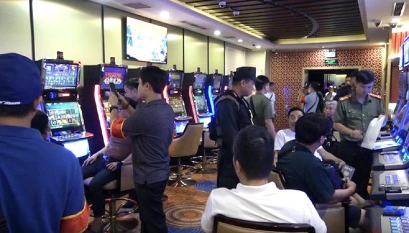 Cựu phó chủ tịch tỉnh Phú Thọ đã 'nướng' 7 triệu USD vào cờ bạc thế nào? - Ảnh 2.