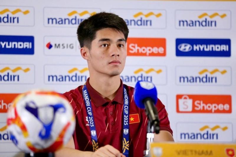 HLV Kim Sang-sik ‘soi’ cực kỹ Philippines, báo tin bất ngờ về Lý Đức: ‘U.23 Việt Nam sẽ…’- Ảnh 2. HLV Kim Sang-sik ‘soi’ cực kỹ Philippines, báo tin bất ngờ về Lý Đức: ‘U.23 Việt Nam sẽ…’- Ảnh 2.