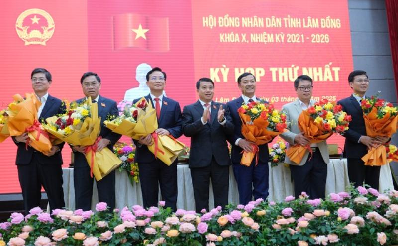 Phân công nhiệm vụ của chủ tịch và các Phó chủ tịch UBND tỉnh Lâm Đồng - Ảnh 2. Phân công nhiệm vụ của chủ tịch và các Phó chủ tịch UBND tỉnh Lâm Đồng - Ảnh 2.