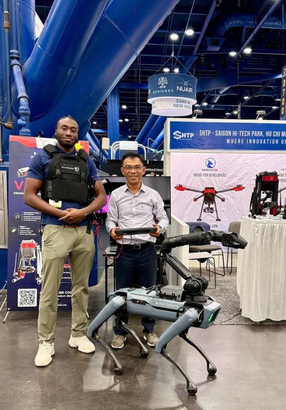 Lập nghiệp ở TP.HCM: 'Cu lơ xe' trở thành nhà sản xuất drone - Ảnh 5.