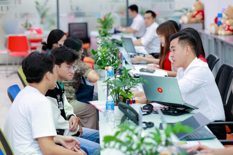 Điểm sàn xét tuyển của hơn 60 trường ĐH: Trường nào cao nhất, trường nào thấp nhất? - Ảnh 1.