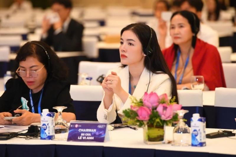 Tiêm chất làm đầy - 'phép màu' trong trẻ hóa đa tầng- Ảnh 3. Tiêm chất làm đầy - 'phép màu' trong trẻ hóa đa tầng- Ảnh 3.