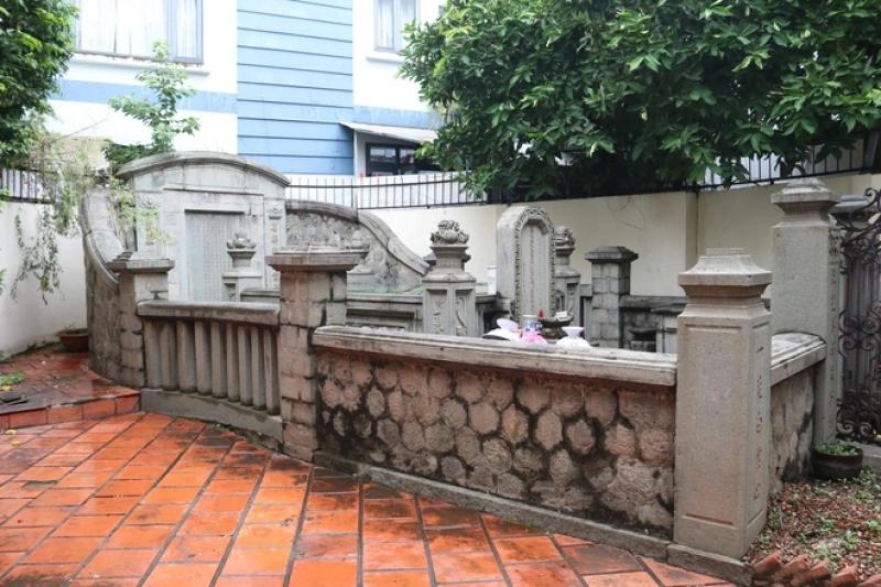 Mộ cổ 129 năm ở TP.HCM, của đại gia giàu thứ 3 Sài Gòn xưa- Ảnh 6. Mộ cổ 129 năm ở TP.HCM, của đại gia giàu thứ 3 Sài Gòn xưa- Ảnh 6.