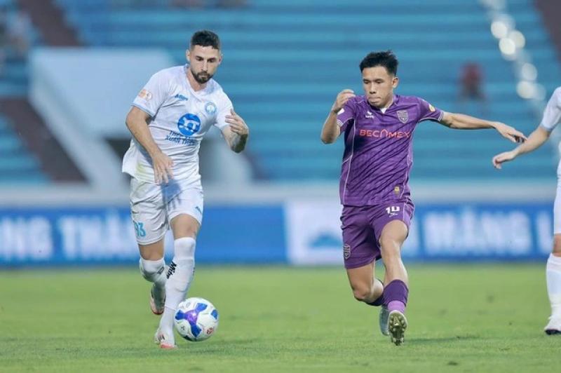 V-League cần mời gọi Việt kiều giỏi: Muốn thắng Malaysia, hãy sử dụng cách này!- Ảnh 3. V-League cần mời gọi Việt kiều giỏi: Muốn thắng Malaysia, hãy sử dụng cách này!- Ảnh 3.