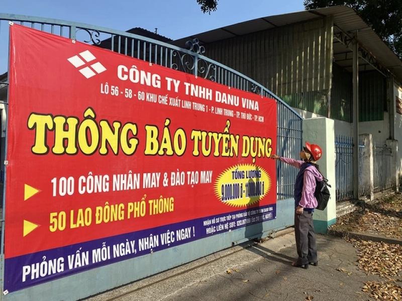 Tuyển dụng cho người ngòai 35 tuổi: Kinh nghiệm không còn là lợi thế? - Ảnh 2. Lao động trên 35 tuổi tìm việc: 8 tháng chật vật gõ cửa 50 công ty - Ảnh 2.
