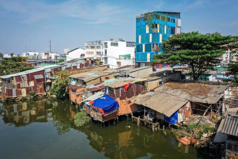 Di dời gần 40.000 nhà ven kênh, TP.HCM làm gì với quỹ đất sạch?- Ảnh 1. Di dời gần 40.000 nhà ven kênh, TP.HCM làm gì với quỹ đất sạch?- Ảnh 1.