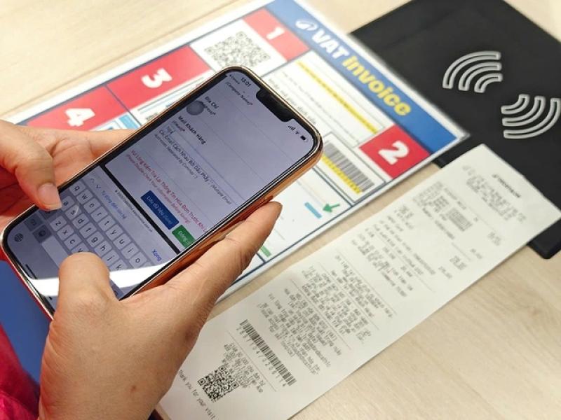 Lúng túng sàn thương mại điện tử nộp thuế hộ người bán - Ảnh 2.
