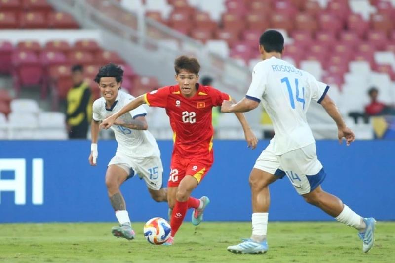 Văn Trường thừa nhận U.23 Việt Nam thiếu cây săn bàn thực thụ, thầy Kim có hành động đặc biệt- Ảnh 4. Văn Trường thừa nhận U.23 Việt Nam thiếu cây săn bàn thực thụ, thầy Kim có hành động đặc biệt- Ảnh 4.