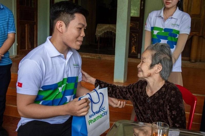 Pharmacity chăm sóc sức khỏe người có công với đất nước tại Quảng Trị- Ảnh 1.