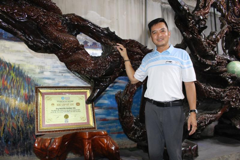 Lập nghiệp ở tp . Hcm: Hành trình từ gốc rạ đến Kỷ lục gia nghệ thuật - Ảnh 3. Lập nghiệp ở tp . Hcm: Hành trình từ gốc rạ đến Kỷ lục gia nghệ thuật - Ảnh 3.