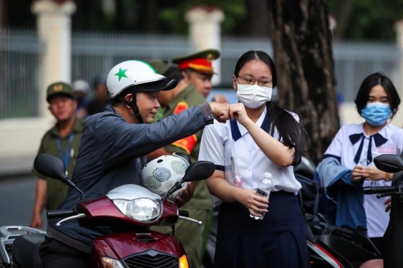 Từ đề thi tốt nghiệp THPT: Cần phải thay đổi việc dạy và học - Ảnh 2.