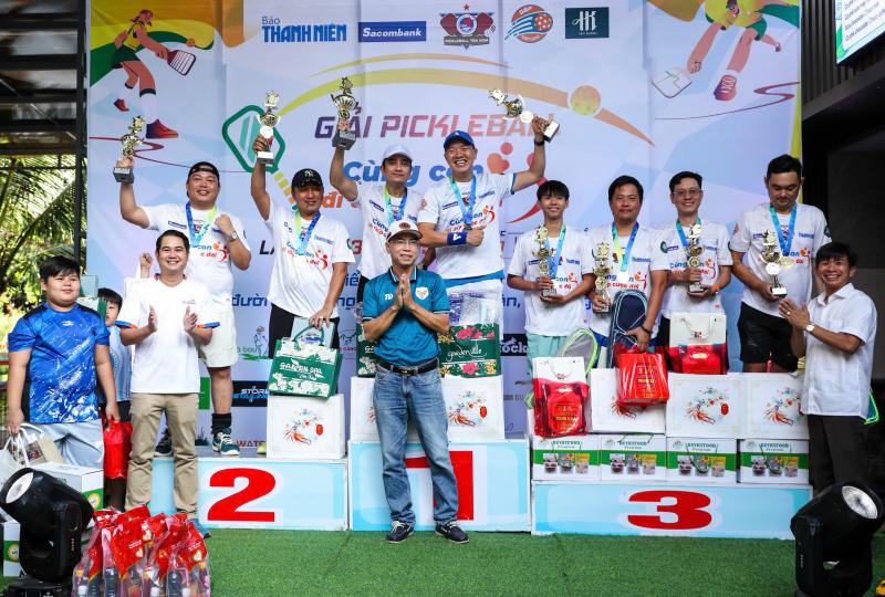 Hấp dẫn và vô cùng ý nghĩa, giải pickleball ở Long Khánh: Không chỉ là thể thao!- Ảnh 18. Hấp dẫn và vô cùng ý nghĩa, giải pickleball ở Long Khánh: Không chỉ là thể thao!- Ảnh 18.