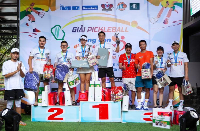 Hấp dẫn và vô cùng ý nghĩa, giải pickleball ở Long Khánh: Không chỉ là thể thao!- Ảnh 16. Hấp dẫn và vô cùng ý nghĩa, giải pickleball ở Long Khánh: Không chỉ là thể thao!- Ảnh 16.