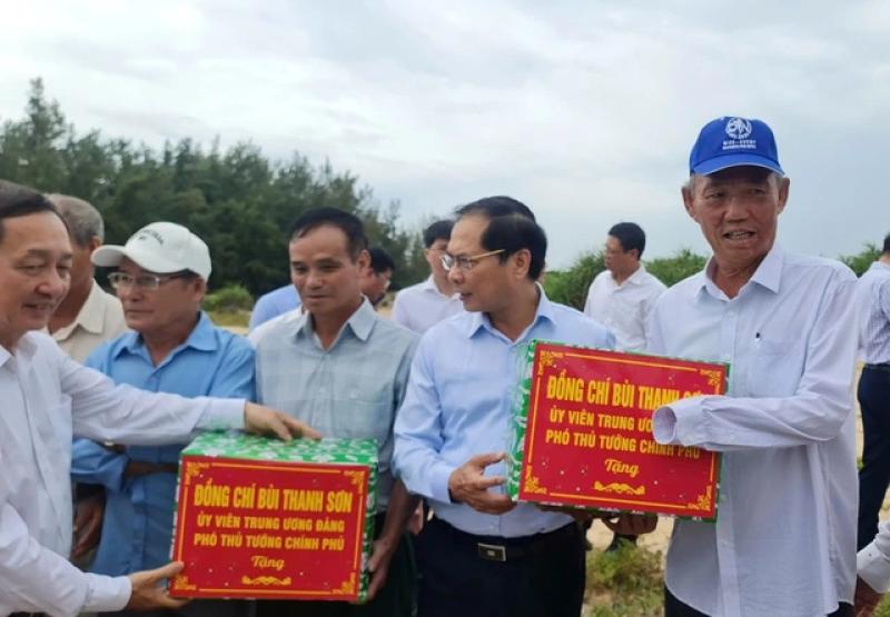 Phó thủ tướng Bùi Thanh Sơn kiểm tra địa điểm quy hoạch Nhà máy điện hạt nhân Ninh Thuận- Ảnh 4. Phó thủ tướng Bùi Thanh Sơn kiểm tra địa điểm quy hoạch Nhà máy điện hạt nhân Ninh Thuận- Ảnh 4.