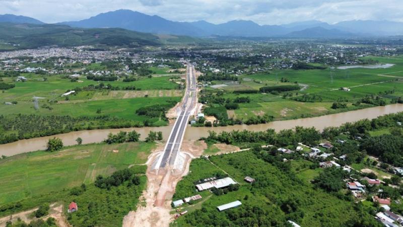 Cầu xây xong, đường chưa nối: Người dân sốt ruột chờ thông tuyến- Ảnh 1. Cầu xây xong, đường chưa nối: Người dân sốt ruột chờ thông tuyến- Ảnh 1.