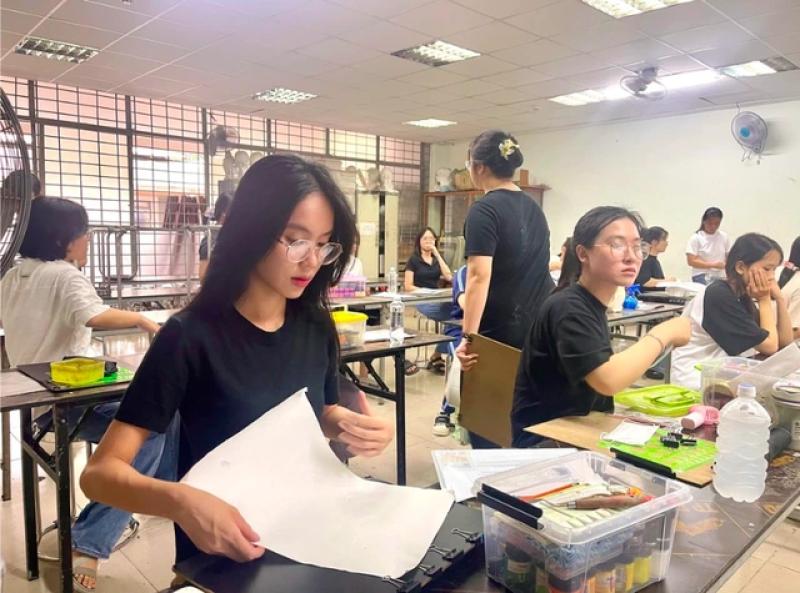 Đề thi 'vẽ mà như văn' của trường kiến trúc được đánh giá hay và độc đáo - Ảnh 2.