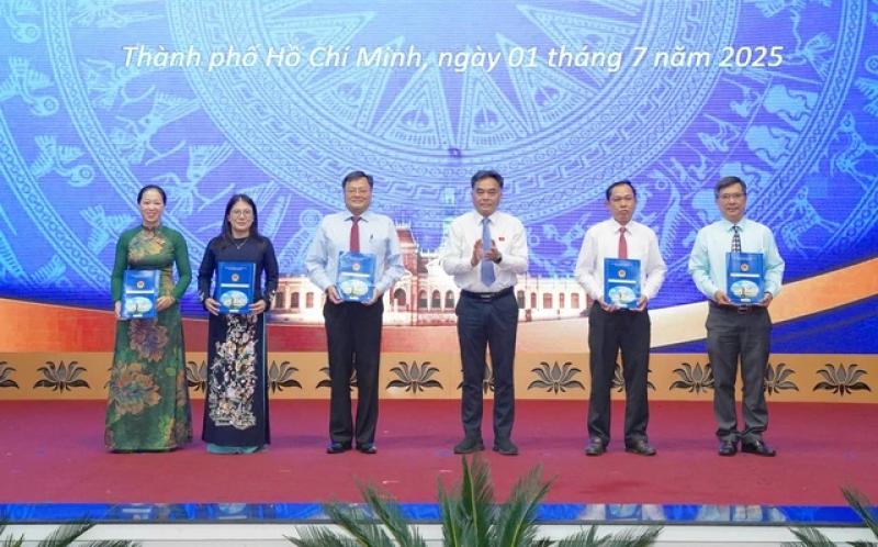 Bà Nguyễn Thị Hồng Hạnh được bổ nhiệm làm Giám đốc Sở Tư pháp TP.HCM- Ảnh 1.