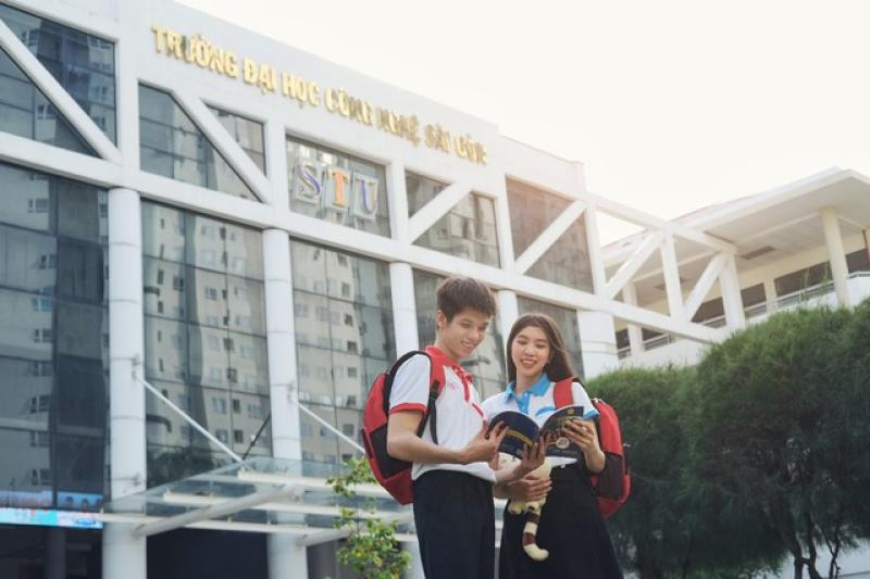 Trường ĐH Công nghệ Sài Gòn công bố điểm sàn xét tuyển, dẫn lối thời đại số - Ảnh 1.