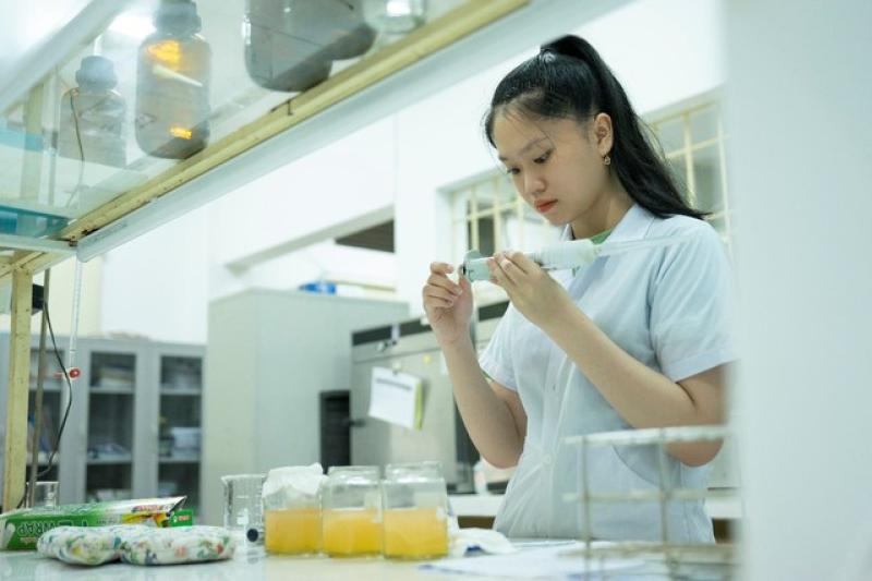 Trường ĐH Công nghệ Sài Gòn công bố điểm sàn xét tuyển, dẫn lối thời đại số - Ảnh 3.
