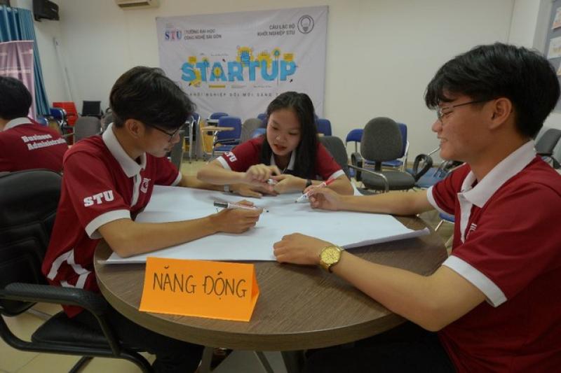 Trường ĐH Công nghệ Sài Gòn công bố điểm sàn xét tuyển, dẫn lối thời đại số - Ảnh 4.