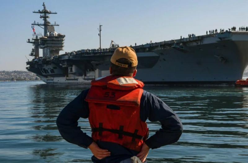 Tàu sân bay USS Abraham Lincoln khẩn cấp rời cảng đến Thái Bình Dương - Ảnh 1. Tàu sân bay USS Abraham Lincoln khẩn cấp rời cảng đến Thái Bình Dương - Ảnh 1.