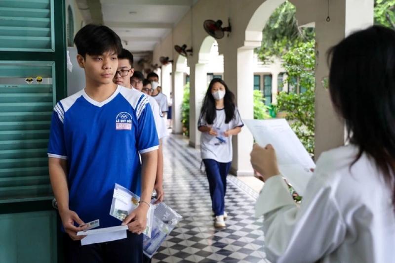Top 300 thí sinh cao điểm nhất khối A00 thi tốt nghiệp THPT 2025 - Ảnh 1.