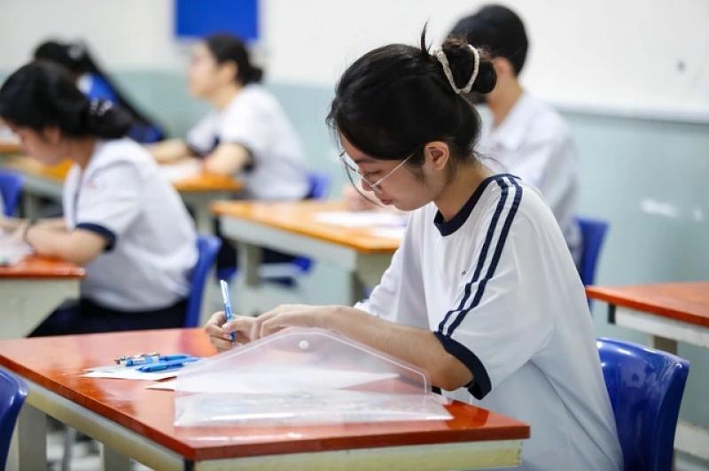 Tuyển sinh ĐH 2025: Nguy cơ bất công từ đề thi tiếng Anh khó- Ảnh 2.