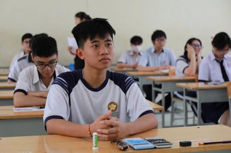 Đề thi tốt nghiệp THPT 2025: Đổi mới nhưng chưa đồng hành với thực tiễn- Ảnh 3. Đề thi tốt nghiệp THPT 2025: Đổi mới nhưng chưa đồng hành với thực tiễn- Ảnh 3.