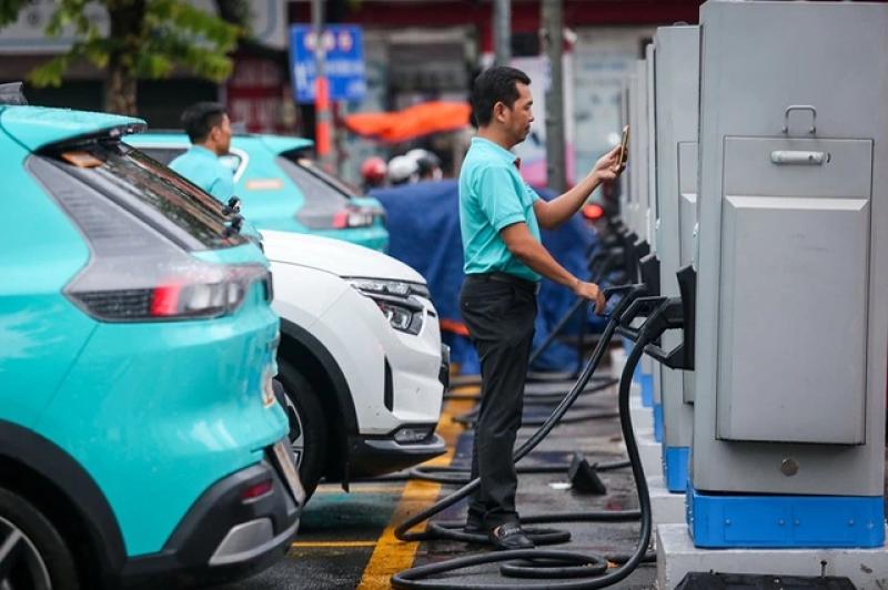 Chỉ khi giải được nỗi lo trạm sạc, người dân mới an tâm chuyển sang xe điện- Ảnh 2. Chỉ khi giải được nỗi lo trạm sạc, người dân mới an tâm chuyển sang xe điện- Ảnh 2.