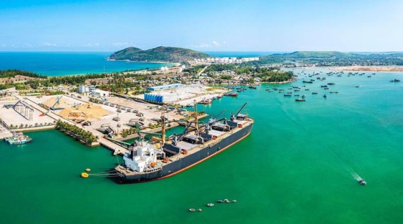 Khu kinh tế Dung Quất đặt mục tiêu hút 4 tỉ USD vốn đầu tư- Ảnh 1.