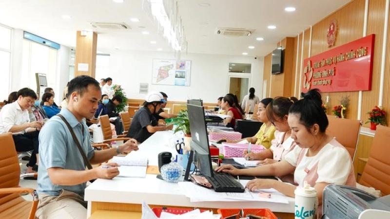 TP.HCM nghiêm cấm đòi giấy tờ đất đai, hộ tịch có trong cơ sở dữ liệu- Ảnh 1. TP.HCM nghiêm cấm đòi giấy tờ đất đai, hộ tịch có trong cơ sở dữ liệu- Ảnh 1.