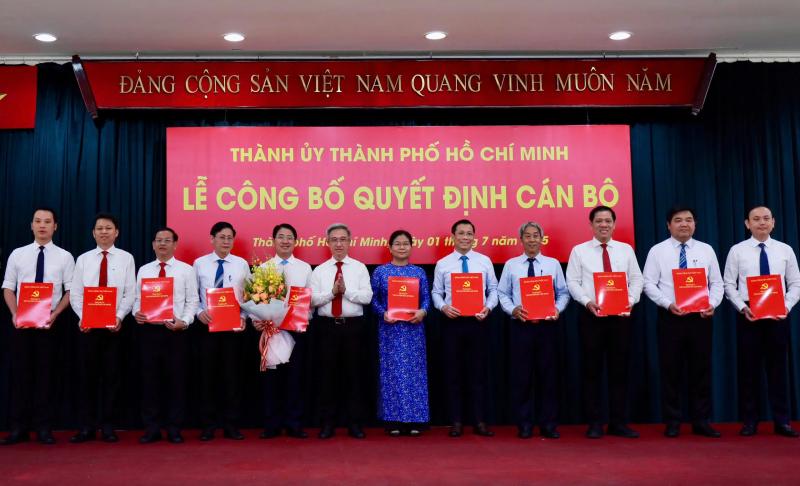 Ông Nguyễn Thanh Nghị: 'Hôm nay là ngày đặc biệt với TP.HCM' - Ảnh 11.