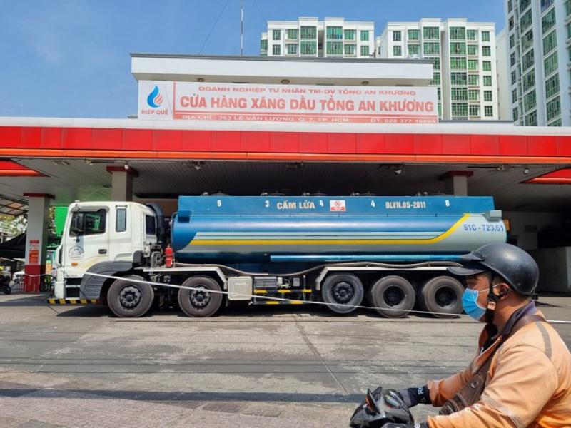 VCCI kiến nghị loại bỏ nhiều thủ tục bất hợp lý trong kinh doanh  - Ảnh 1.
