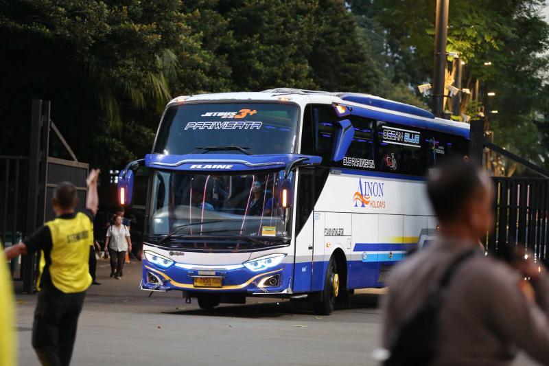 Chủ tịch VFF thúc giục tinh thần chiến đấu của U.23 Việt Nam, CĐV Indonesia phủ kín chảo lửa- Ảnh 7. Chủ tịch VFF thúc giục tinh thần chiến đấu của U.23 Việt Nam, CĐV Indonesia phủ kín chảo lửa- Ảnh 7.