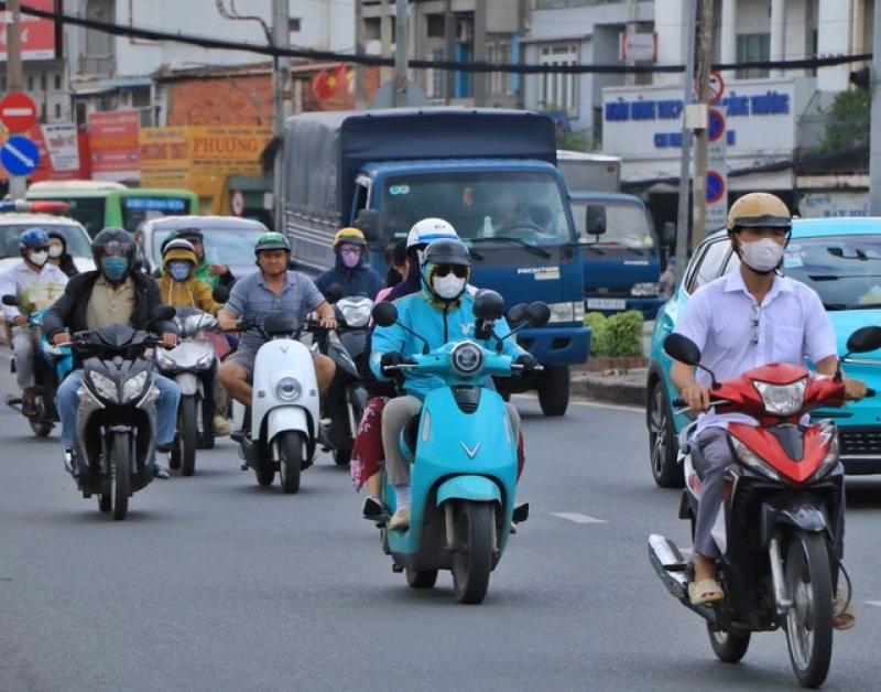 Pin thải từ 400.000 xe điện ở TP.HCM sau chuyển đổi được xử lý ra sao? - Ảnh 1.