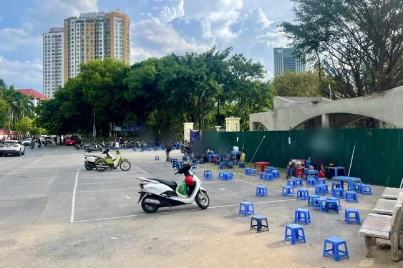 Hàng quán 'xẻ thịt' vỉa hè Hà Nội suốt ngày đêm- Ảnh 11. Hàng quán 'xẻ thịt' vỉa hè Hà Nội suốt ngày đêm- Ảnh 11.