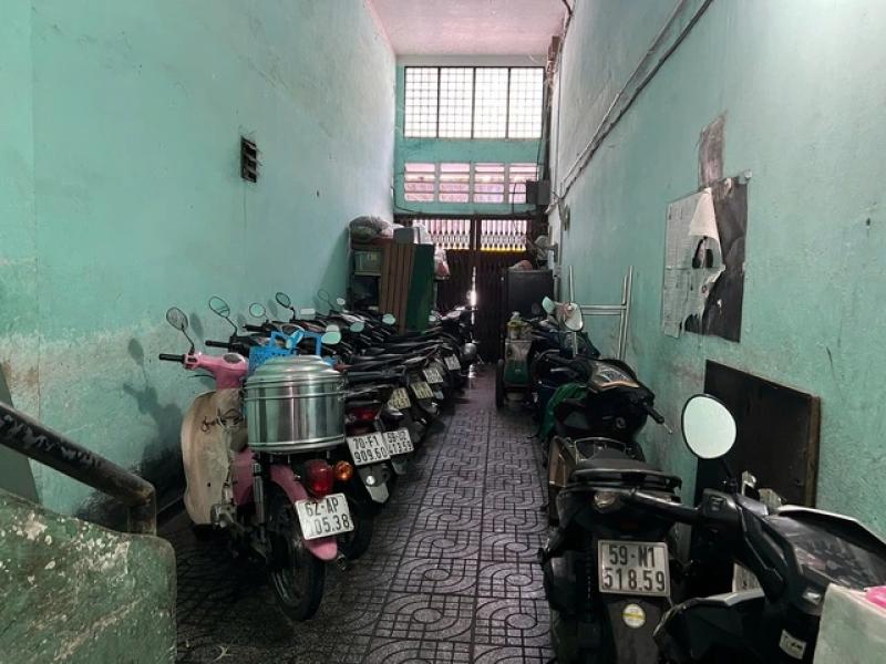 Nguy cơ cháy nổ cao ở các chung cư cũ TP.HCM - Ảnh 2.