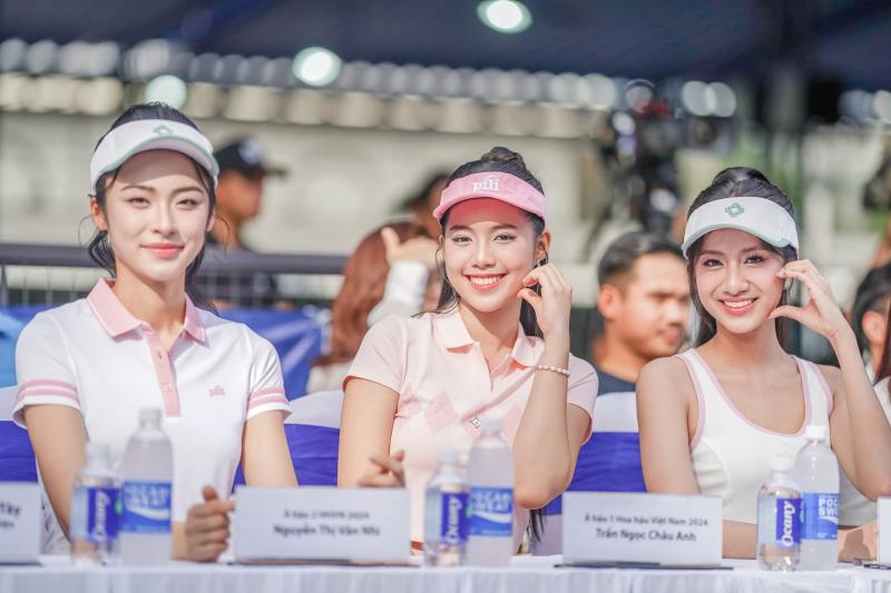 Hoa hậu Hà Trúc Linh cùng dàn bóng hồng khuấy động giải pickleball Việt Nam - Ảnh 2.