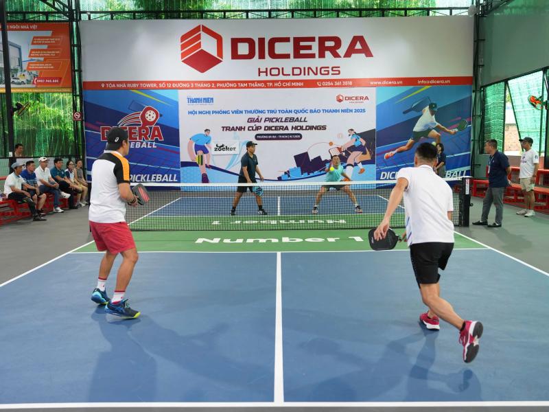 Tranh tài sôi nổi tại giải pickleball tranh cúp DICERA- Ảnh 1. Tranh tài sôi nổi tại giải pickleball tranh cúp DICERA- Ảnh 1.