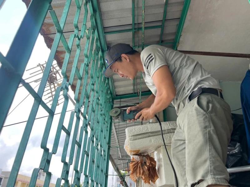 Người dân TP.HCM đồng thuận tháo dỡ 'chuồng cọp', giữ tính mạng - Ảnh 2.