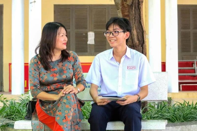 Khánh Hòa: 97,71% học sinh tốt nghiệp THPT, thủ khoa mơ làm giáo viên Toán - Ảnh 2.