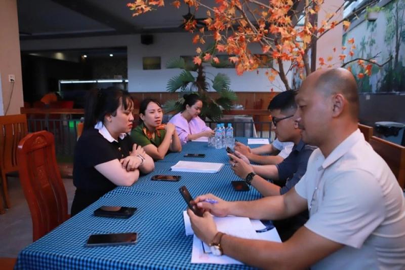 Gián trong món ăn tại nhà hàng Hoa Lư 2 ở Quy Nhơn gây xôn xao dư luận - Ảnh 3. Gián trong món ăn tại nhà hàng Hoa Lư 2 ở Quy Nhơn gây xôn xao dư luận - Ảnh 3.