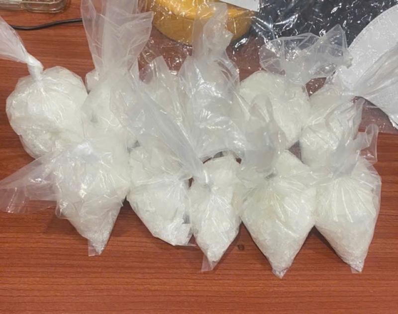 Gia Lai: Đột kích phá nhiều tụ điểm, thu giữ gần 1kg ma túy đá - Ảnh 2.
